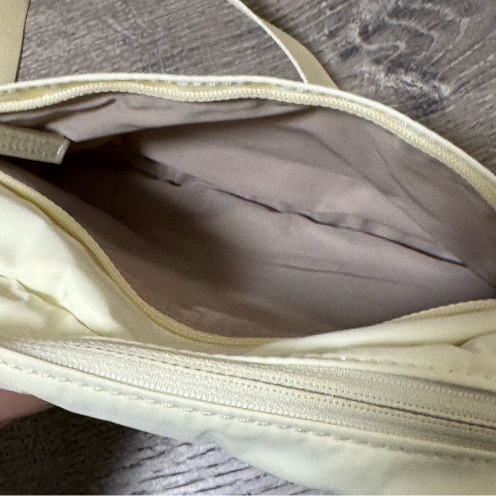 Athleta All About Large Crossbody Belt Bag Glow light yellow butter - Picture 7 of 9